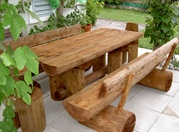 Sitzgruppe aus Bretter/Rundholz