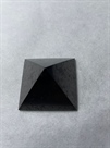 Schungit Pyramide