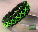 Paracord-Armband gestickt