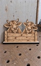Zwei Kühe am Zaun – Holzdekoration, 30 ×...